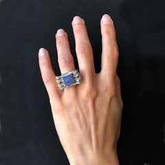 1925s Art Deco Sugarloaf Chalcedony Rose- Cut Diamonds 18 Karat Yellow Gold Ring