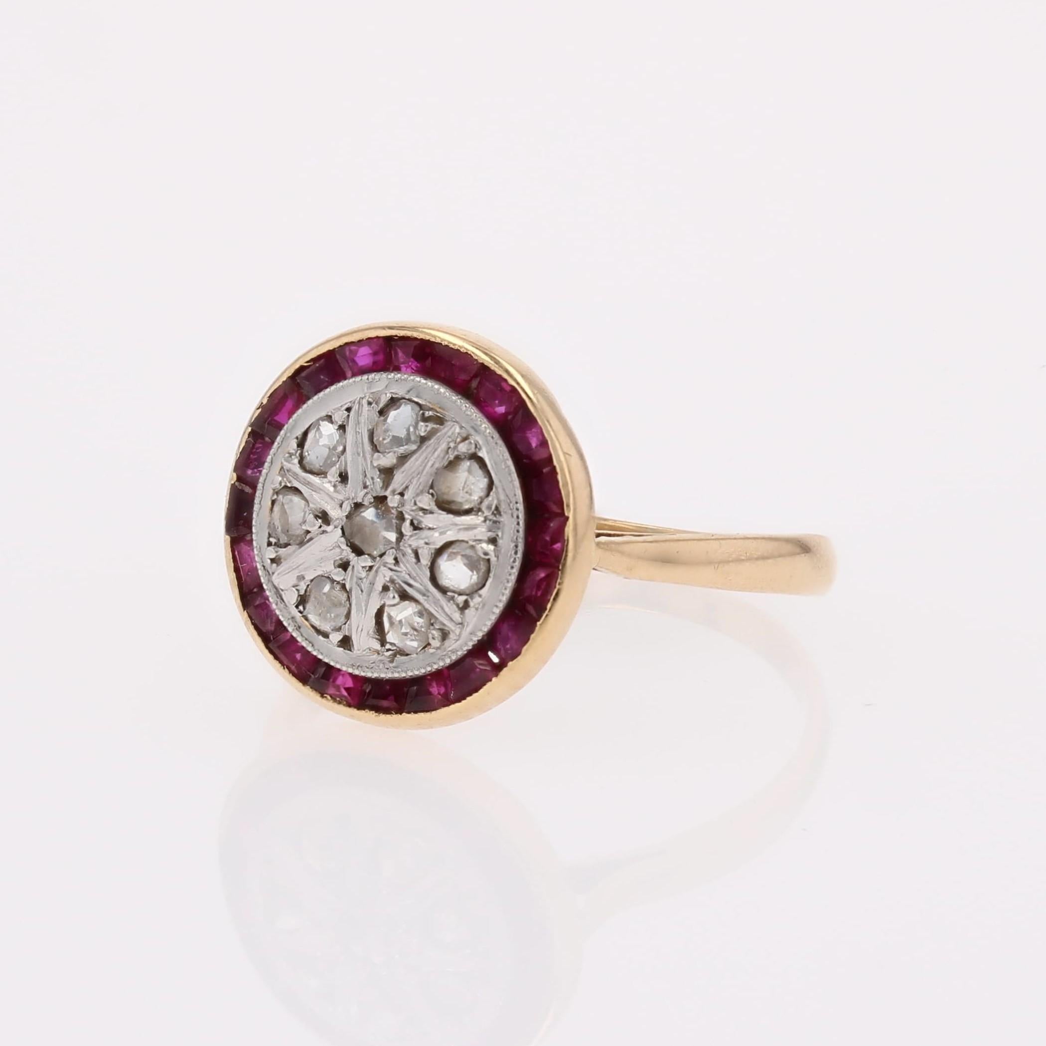 1925s Calibrated Red Gems Diamonds 18 Karat Yellow Gold Round Ring For Sale 2