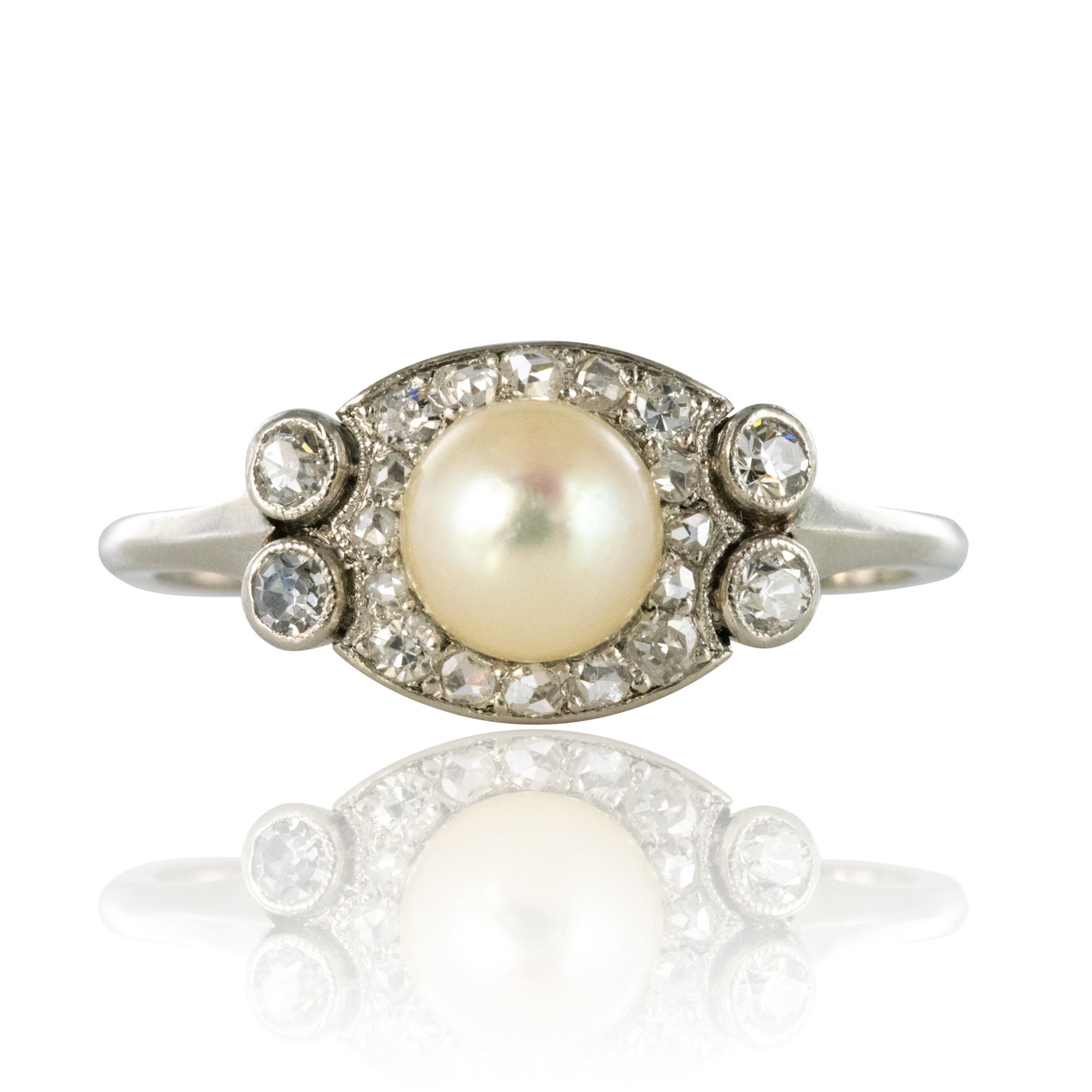 1925s Cultured Pearl Diamonds Platinum Art Deco Ring