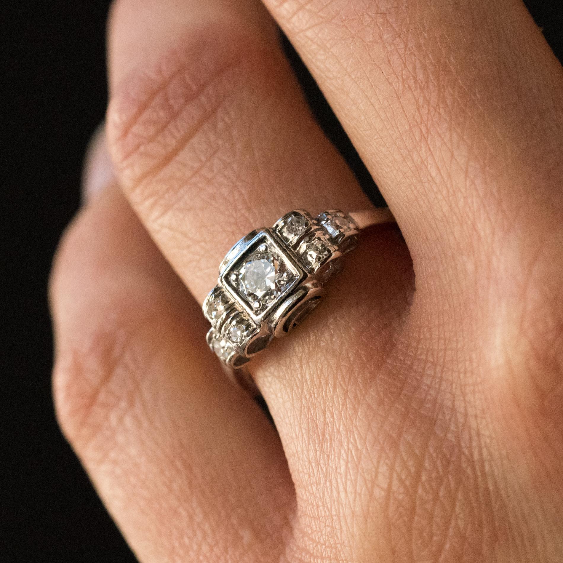1925s French Art Deco 18 Karat White Gold Diamond Ring In Good Condition In Poitiers, FR