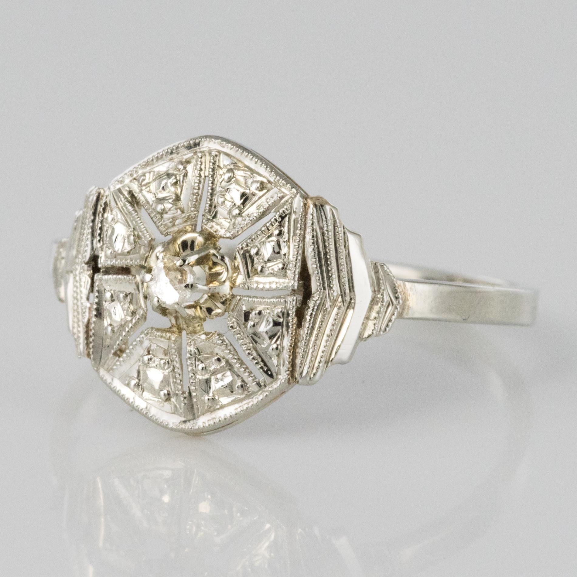 1925s French Art Deco 18 Karat White Gold Diamond Ring In Excellent Condition In Poitiers, FR