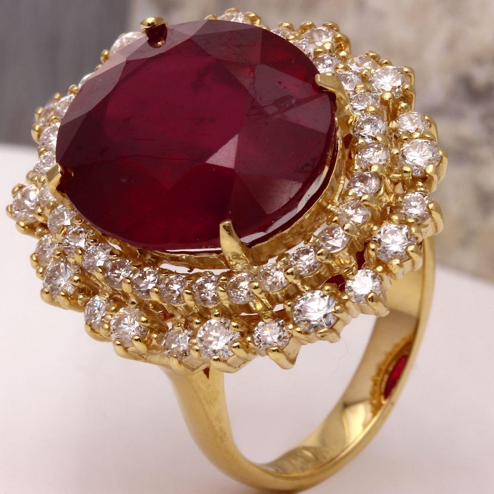 19.26 Carat Impressive Red Ruby and Diamond 14 Karat Yellow Gold Ring In New Condition For Sale In Los Angeles, CA