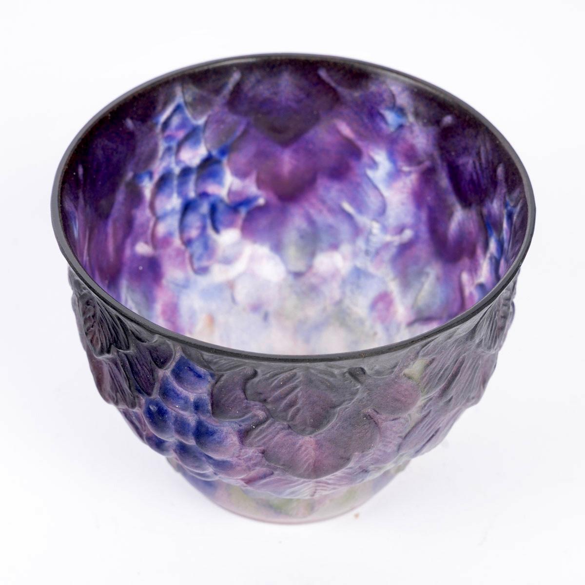 Stampato 1926 Gabriel Argy-Rousseau Vaso Uvetta Pate de Verre Vetro in vendita