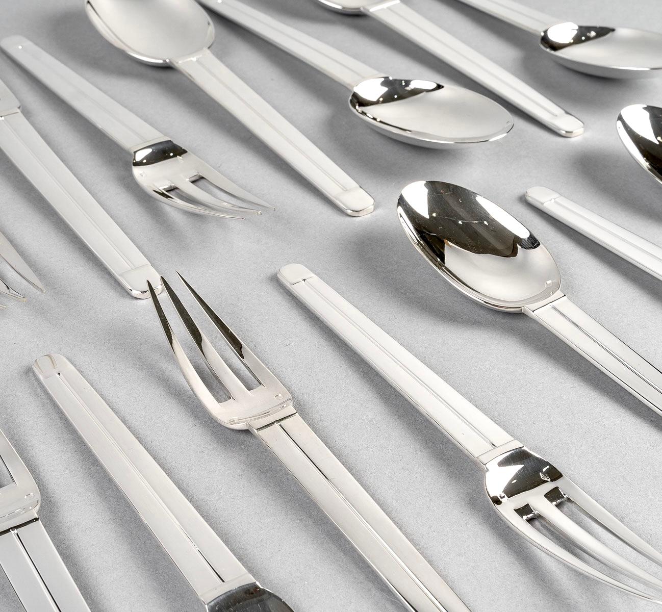 1926 Jean Puiforcat, Cutlery Flatware Set Cabourg Sterling Silver, 16 Pieces In Excellent Condition In Boulogne Billancourt, FR