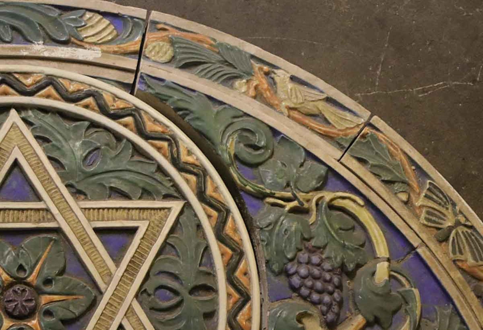 1926 Friso arqueado de terracota policromada con la estrella de David de una sinagoga Policromado