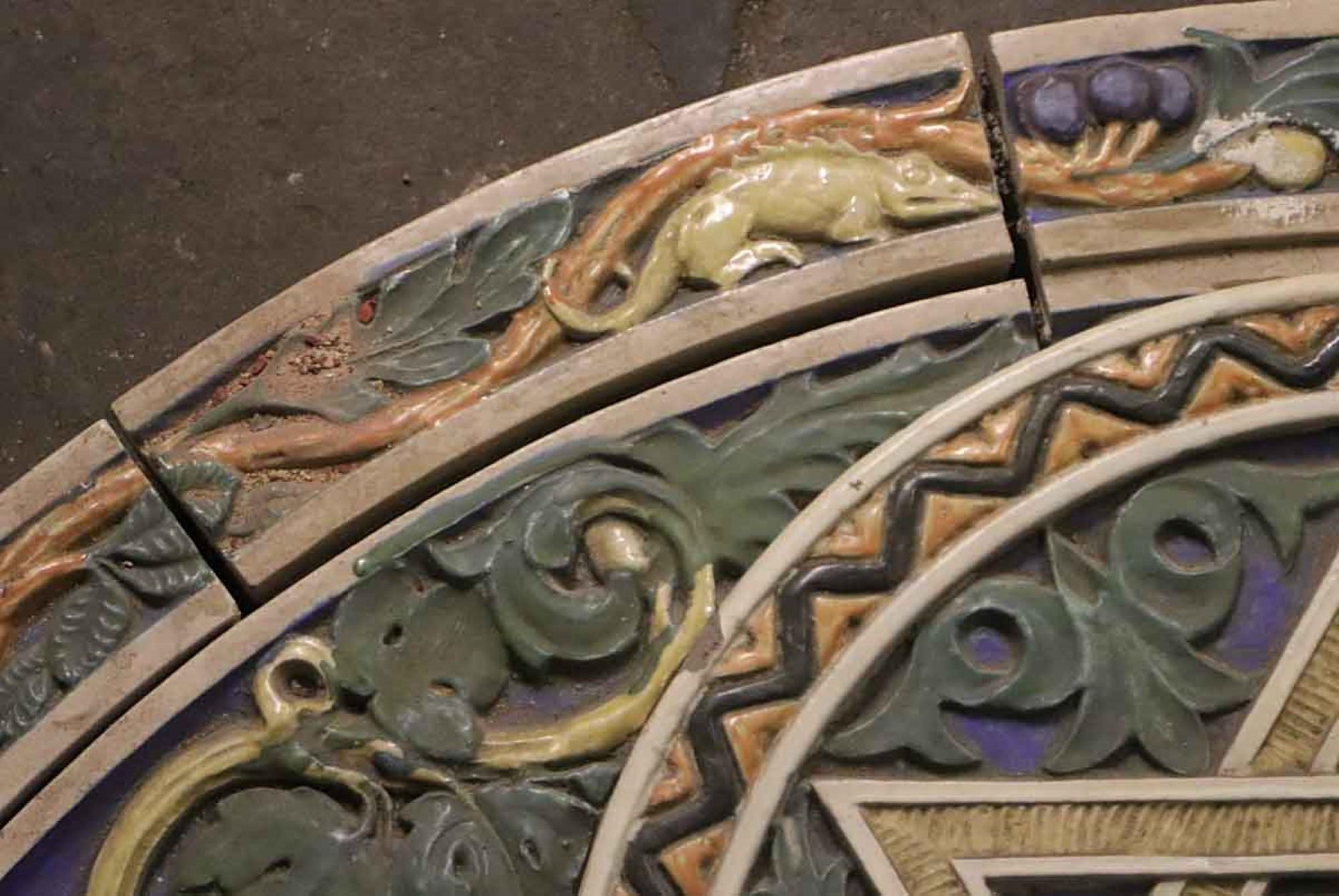 1926 Friso arqueado de terracota policromada con la estrella de David de una sinagoga en Bueno Estado en New York, NY