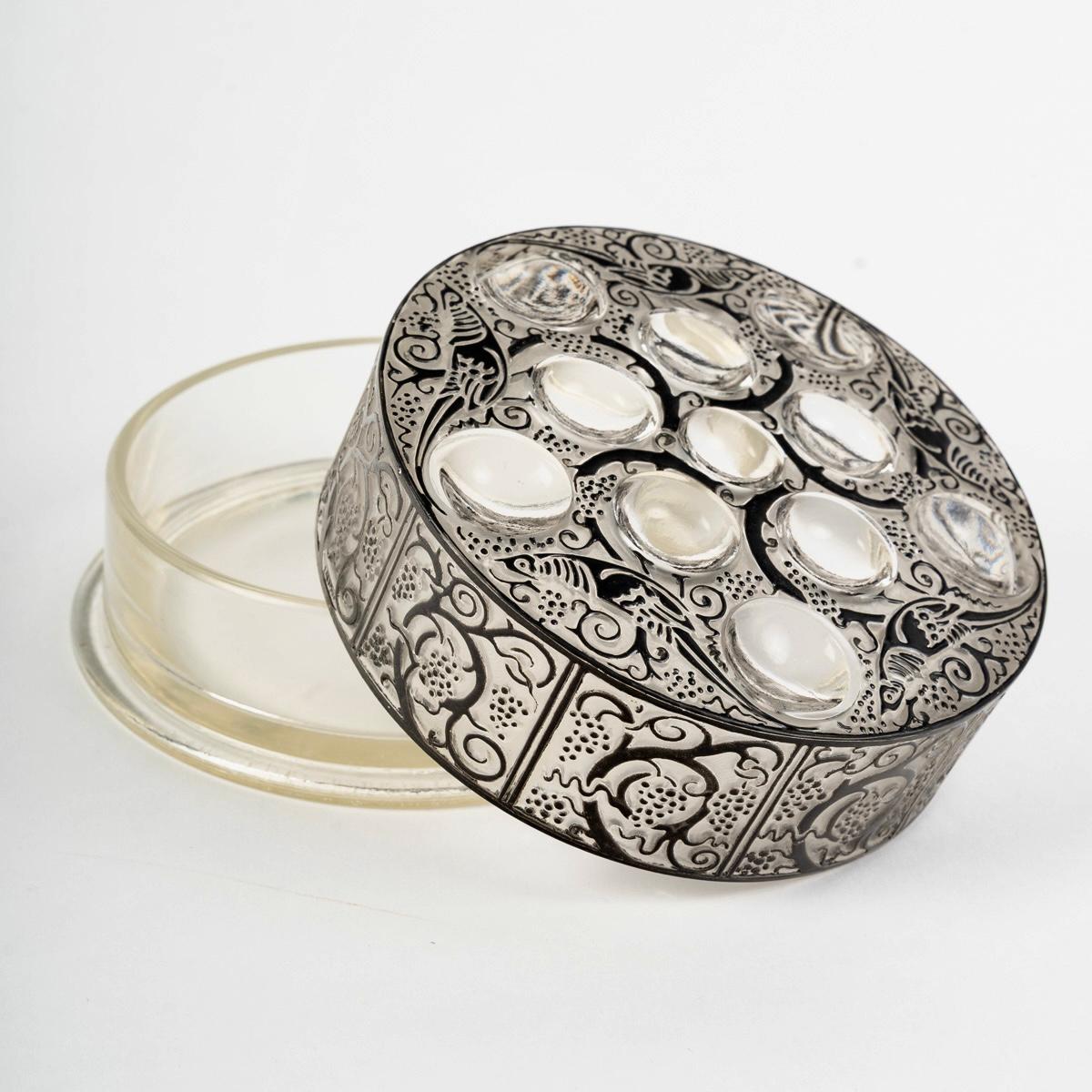 1926 René Lalique - Caja de cristal Roger con esmalte negro Art Decó en venta