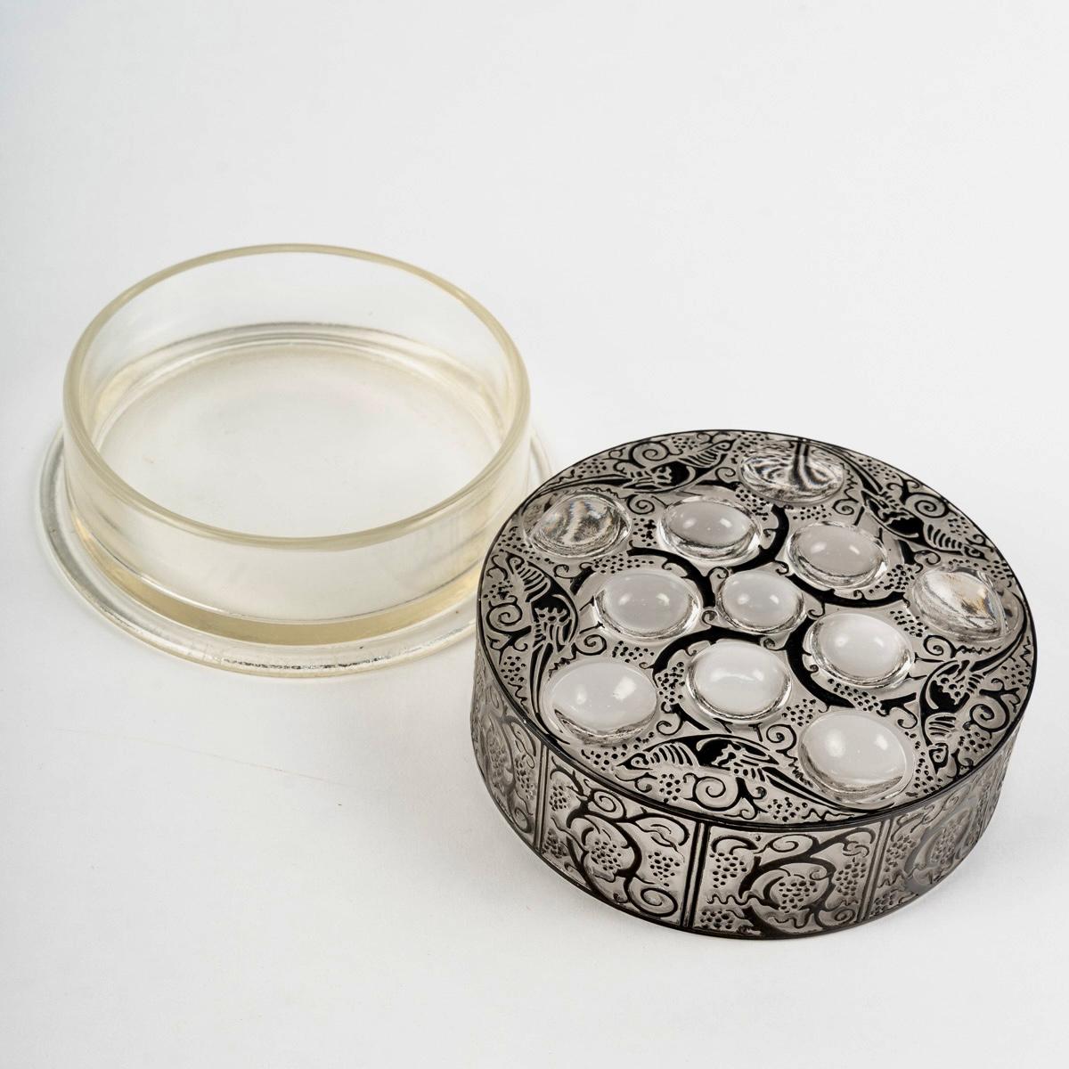 1926 René Lalique - Caja de cristal Roger con esmalte negro Francés en venta