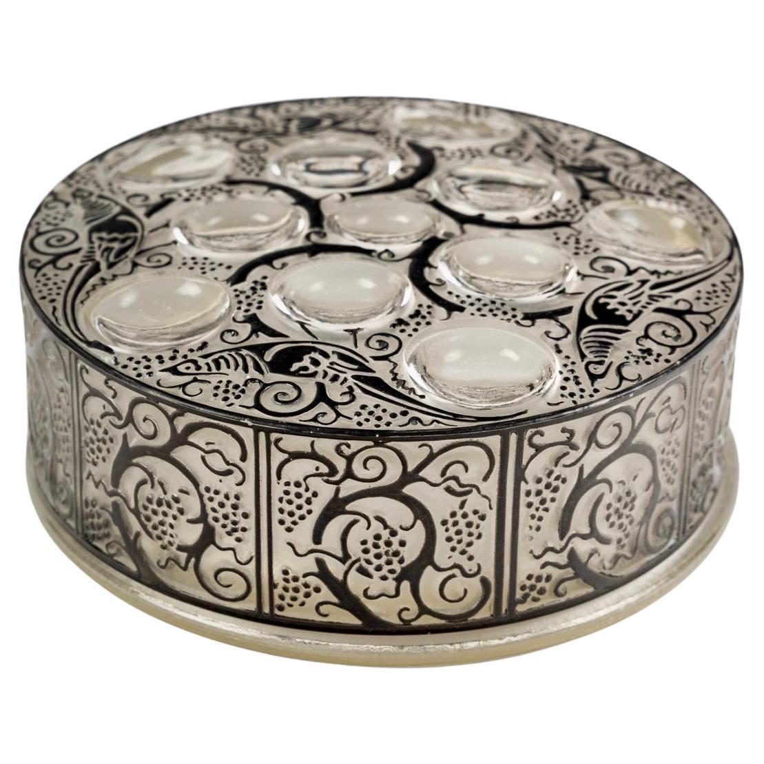 1926 René Lalique - Caja de cristal Roger con esmalte negro en venta