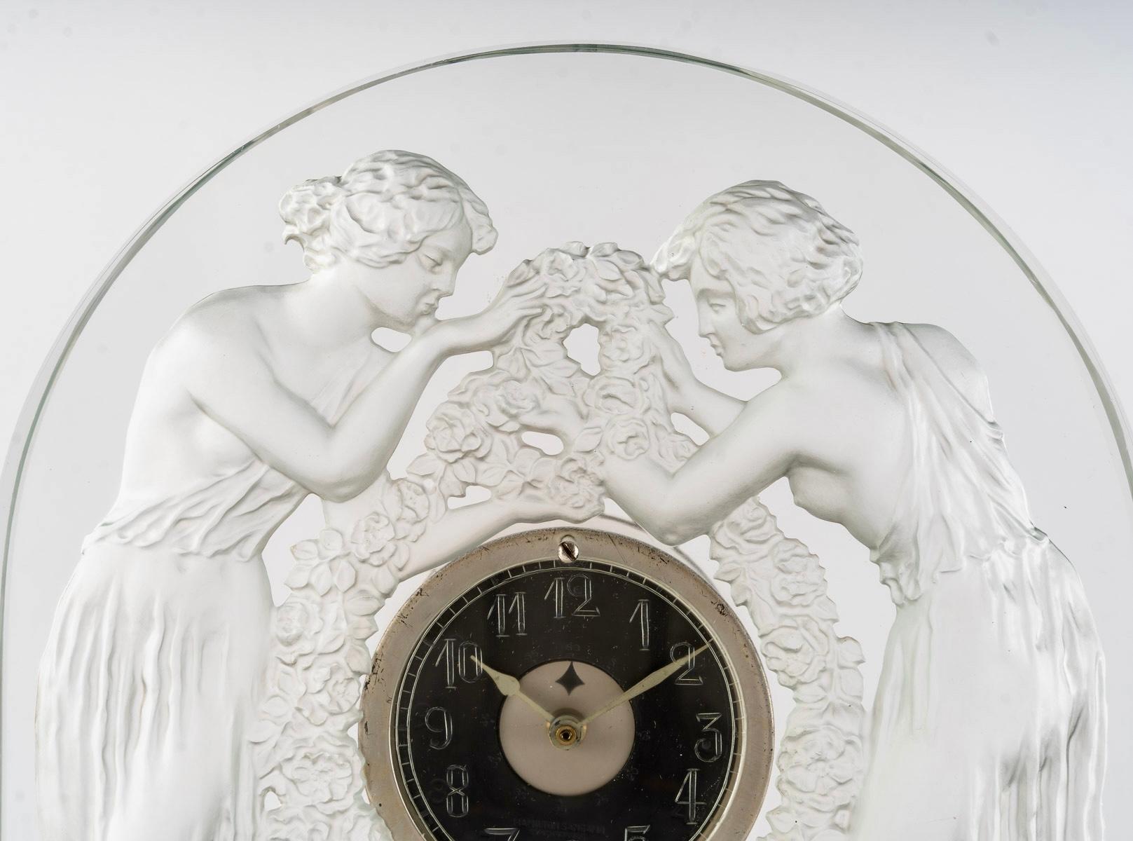 Art Deco 1926 René Lalique, Clock Deux Figurines Glass, American Base