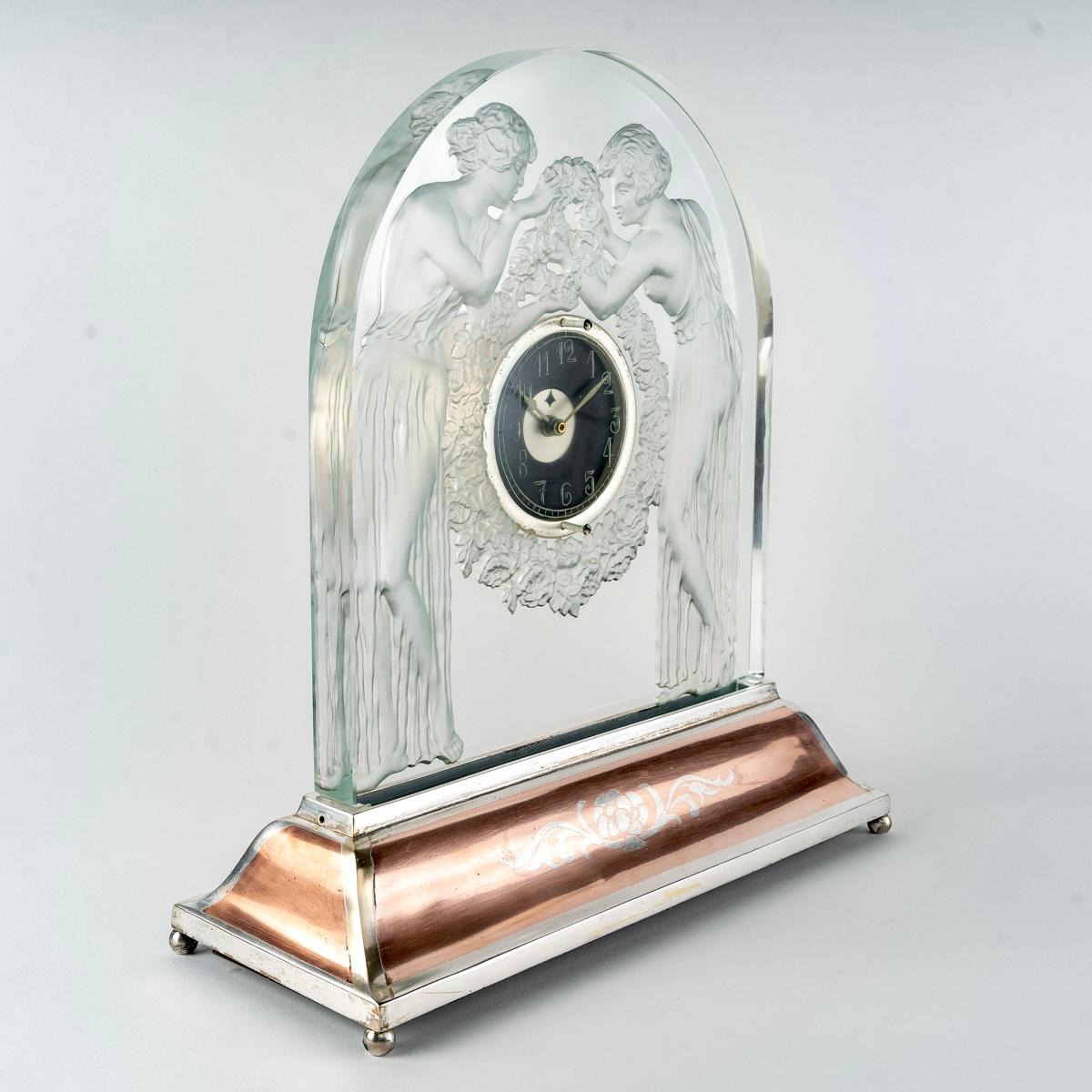 Molded 1926 René Lalique, Clock Deux Figurines Glass, American Base