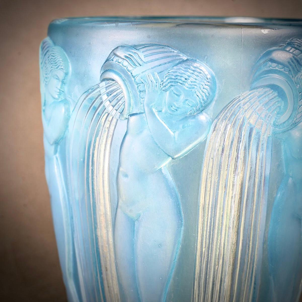 Art Deco 1926 Rene Lalique Danaïdes Vase in Opalescent Glass Blue Patina, Pouring Women