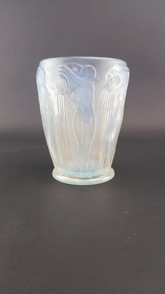 1926 Rene Lalique Danaïdes Vase in Opalescent Glass, Pouring Women