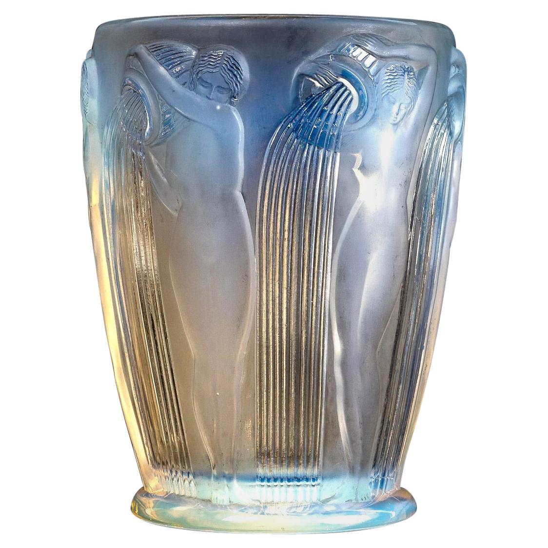 1926 Rene Lalique Danaïdes Vase in Opalescent Glass, Pouring Women