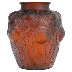 1926 – René Lalique – Domrémy vase, amber-red tinted