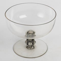 1926 René Lalique Coupe à pied Verre Saint Denis avec émail noir