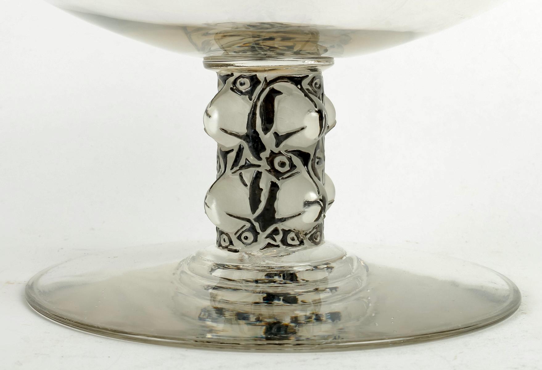 French 1926 René Lalique Foot Bowl Saint Denis Glass with Black Enamel For Sale