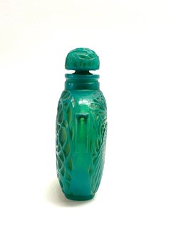 1926 René Lalique Le Jade Perfume Bottle for Roger & Gallet Glass, Jade Green