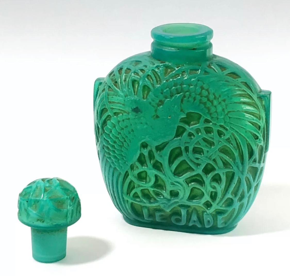 Art Deco 1926 Rene Lalique Le Jade Perfume Bottle for Roger & Gallet Glass, Jade Green