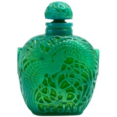 1926 René Lalique Le Jade Perfume Bottle for Roger & Gallet Glass, Jade Green