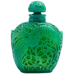 1926 René Lalique Le Jade Perfume Bottle for Roger & Gallet Glass, Jade Green