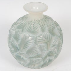 1926 René Lalique – “Ormeaux” Opalescent Vase