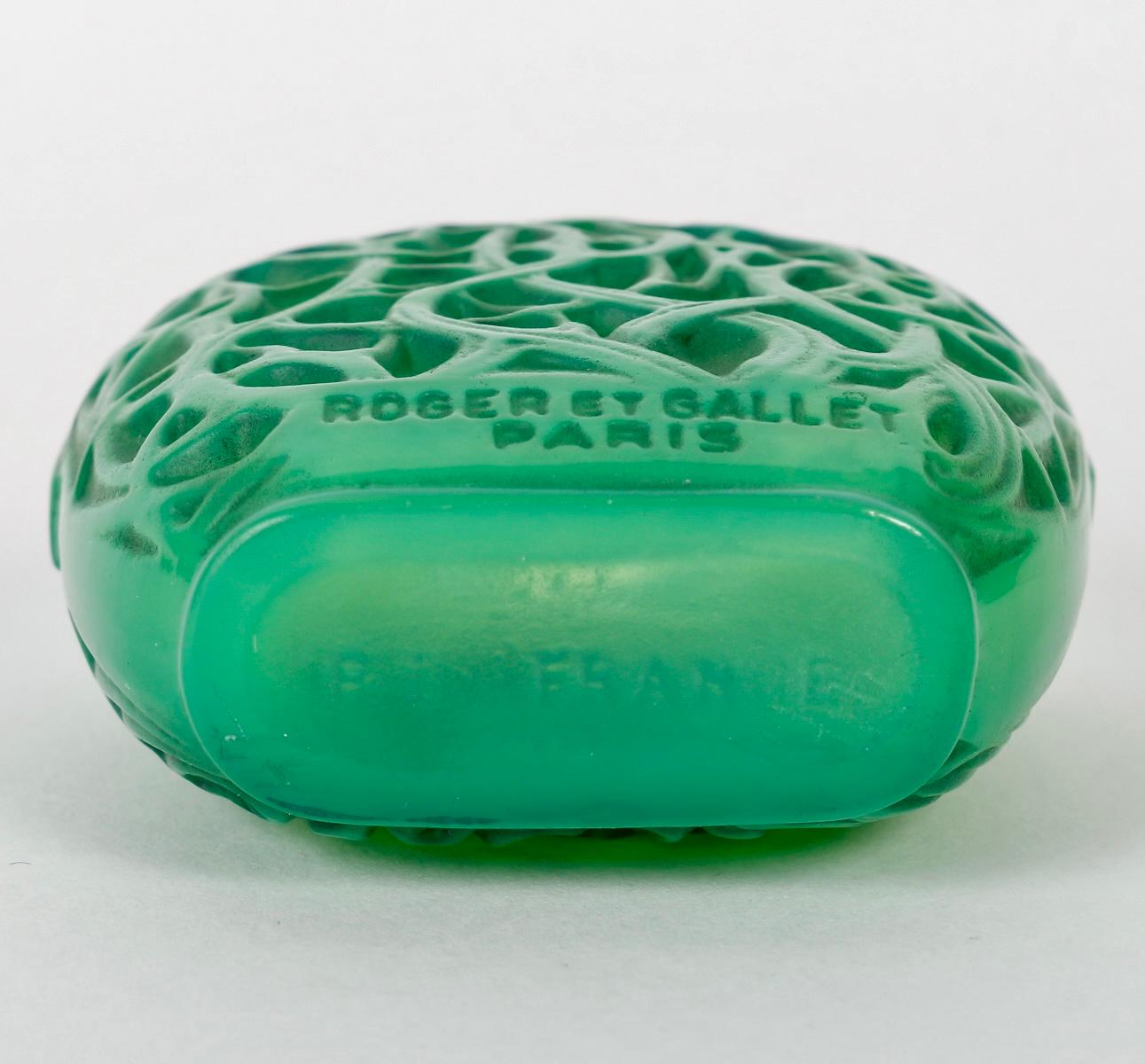 Art Deco 1926 René Lalique Perfume Bottle Le Jade for Roger & Gallet Jade Green Glass For Sale