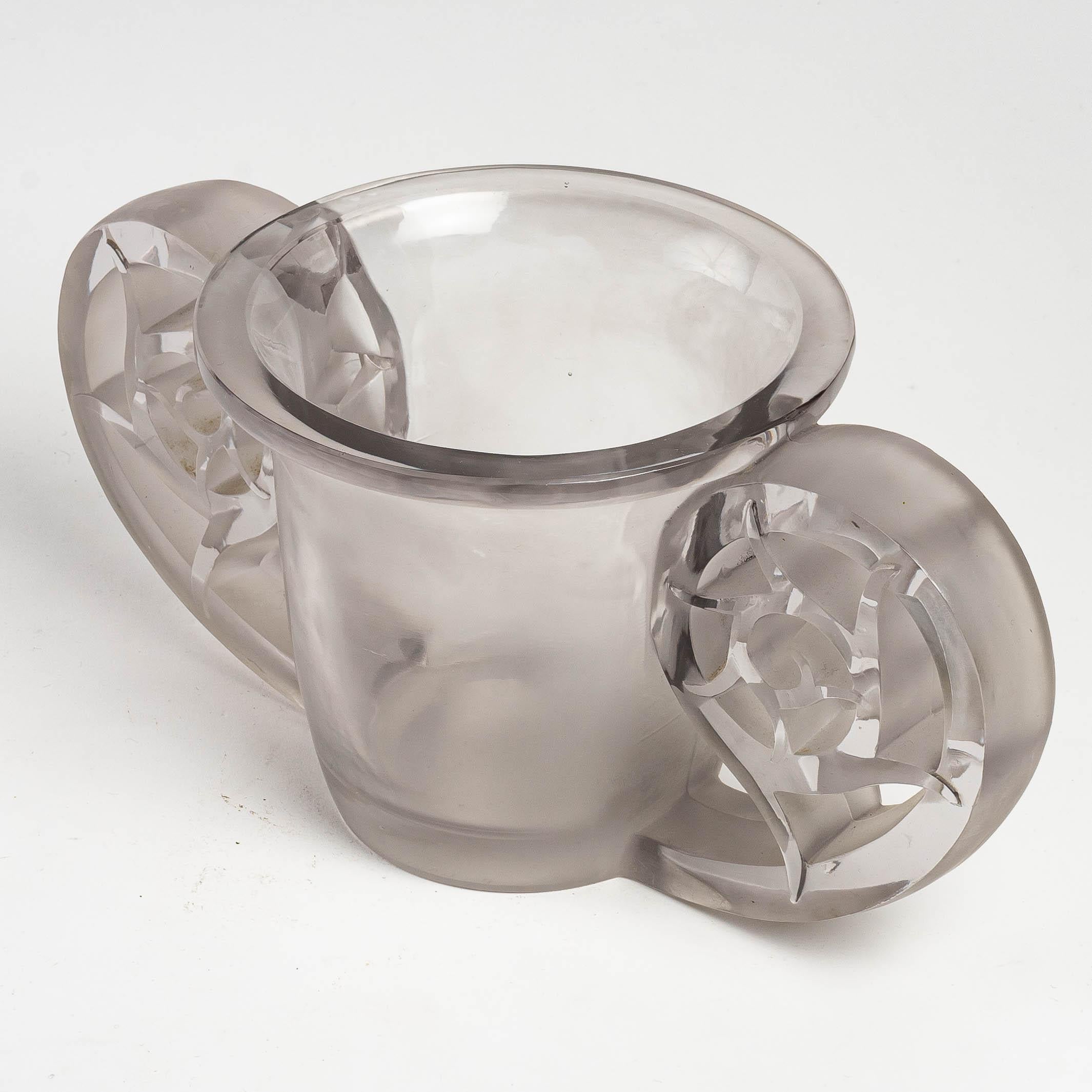 French 1926 René Lalique Pierrefonds Vase in Clear and Acid Satin Finish Glass