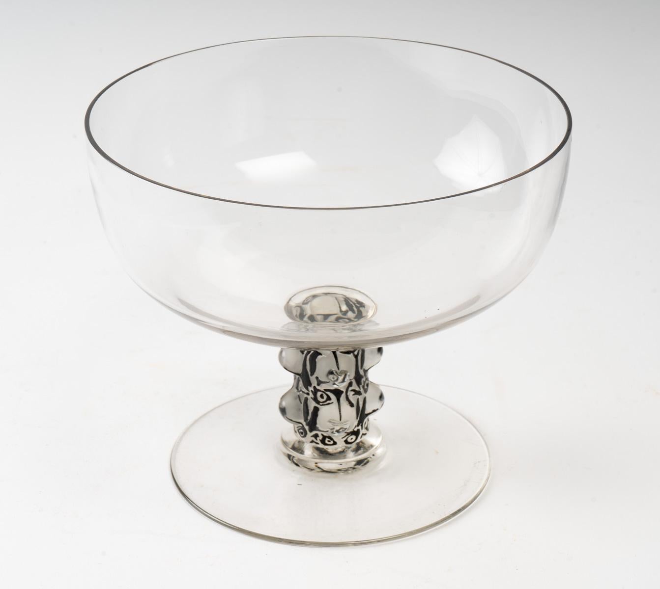 Art Deco 1926 René Lalique Saint Denis Bowl Vase Glass with Black Enamel, Fish Design