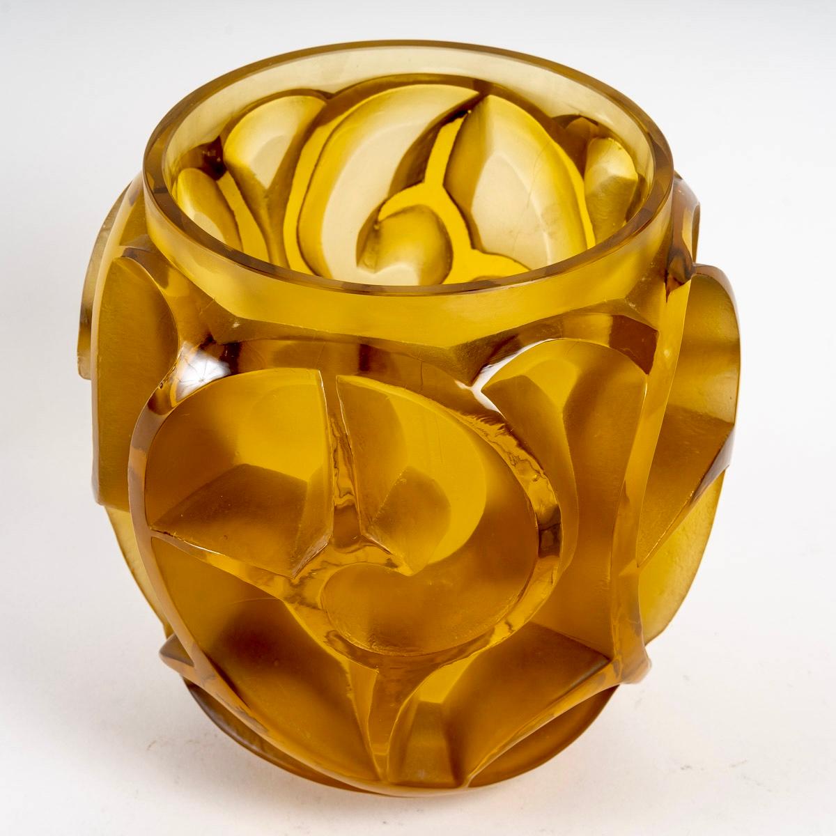 Art Deco 1926 René Lalique Tourbillons Vase in Yellow Amber Honey Glass, Suzanne Lalique