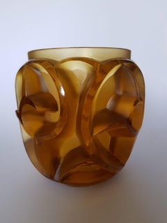 1926 René Lalique Vase Tourbillons en verre jaune, Suzanne Lalique Design