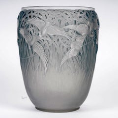 1926 Rene Lalique - Vase Aigrettes Verre dépoli à patine bleue