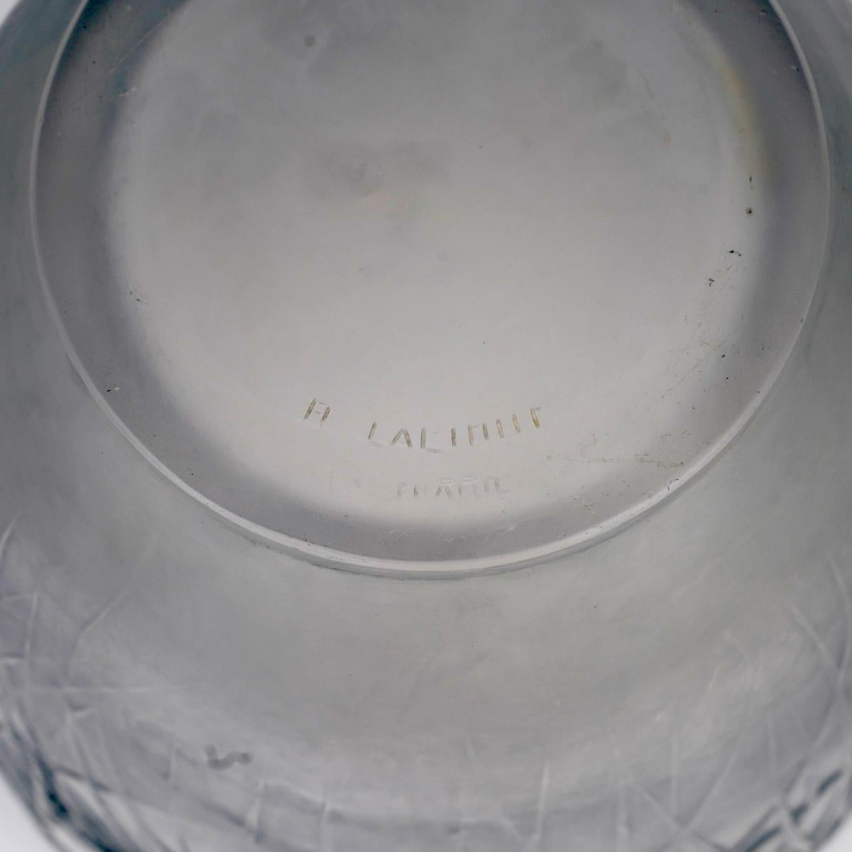 Early 20th Century 1926 Rene Lalique - Vase Aigrettes Frosted Glass with Blue Patina