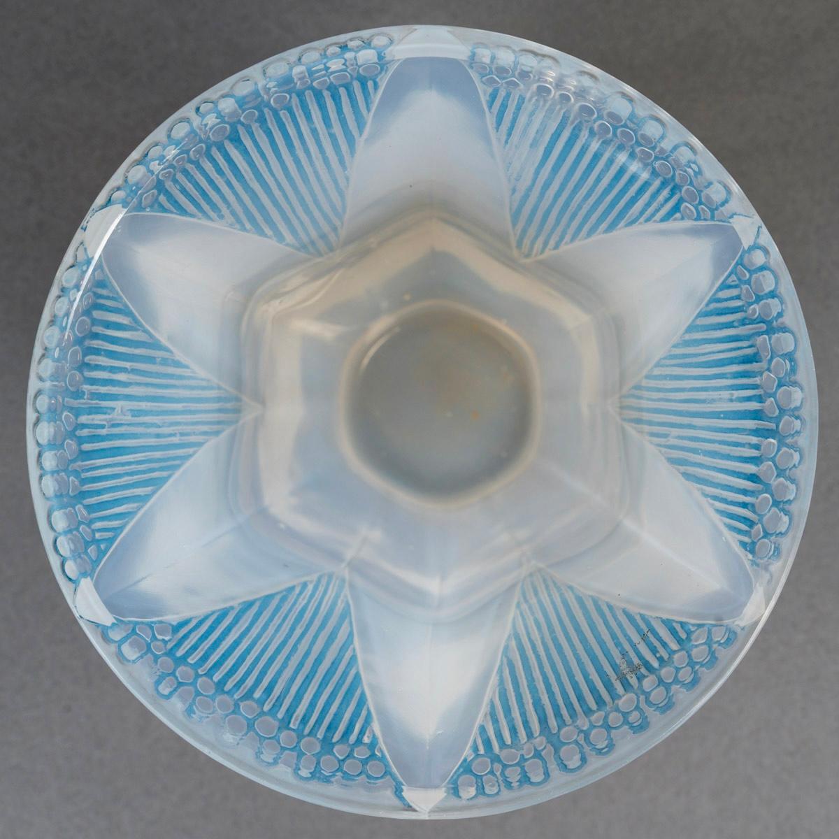 French 1926 Rene Lalique - Vase Campanule Cased Opalescent Glass with Blue Patina For Sale