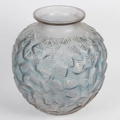 1926 René Lalique - Vase Charmille Frosted Glass With Blue Patina