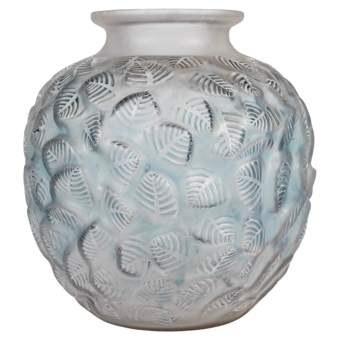 1926 René Lalique - Vase Charmille Frosted Glass With Blue Patina