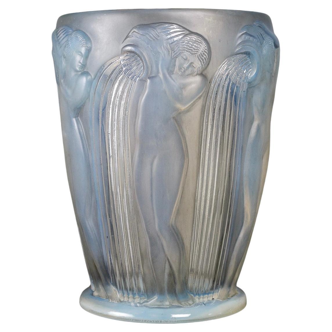 1926 Rene Lalique Jarrón Danaides Vidrio Opalescente Pátina Gris, Vertido Mujeres