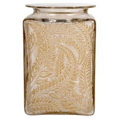 1926 Vase René Lalique Verre Myrrhis à patine sépia