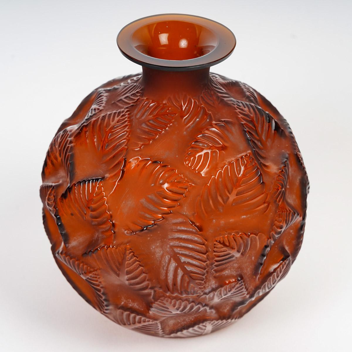 Art Deco 1926 René Lalique - Vase Ormeaux Amber Glass