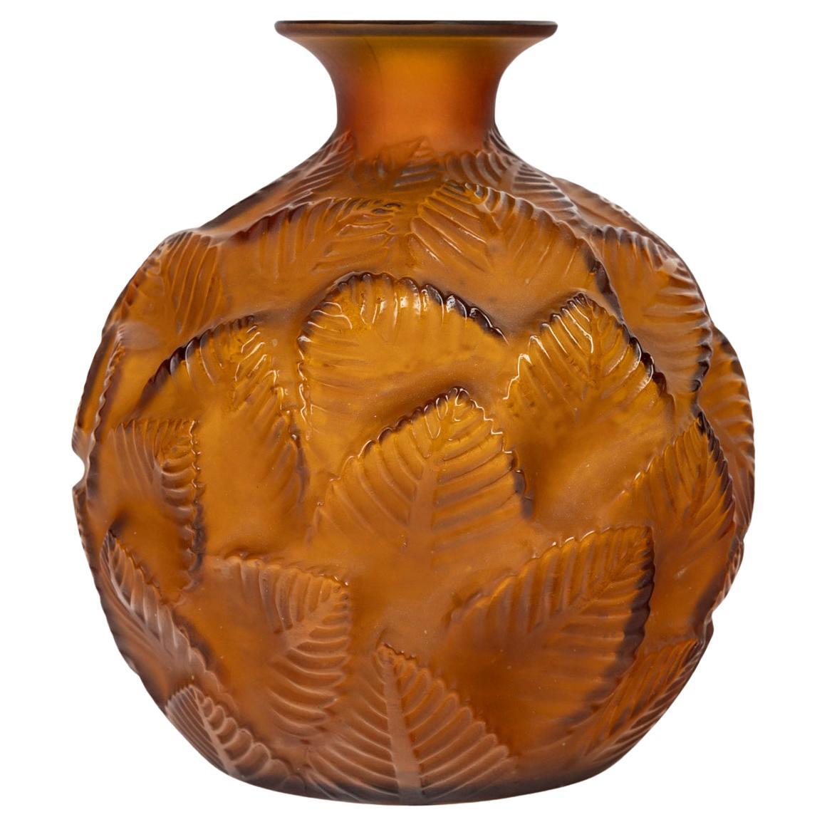 1926 René Lalique - Vase Ormeaux Amber Glass