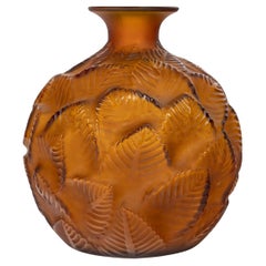 1926 René Lalique - Vase Ormeaux Amber Glass