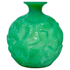 1926 René Lalique, Vase Ormeaux Cased Jade Green Glass