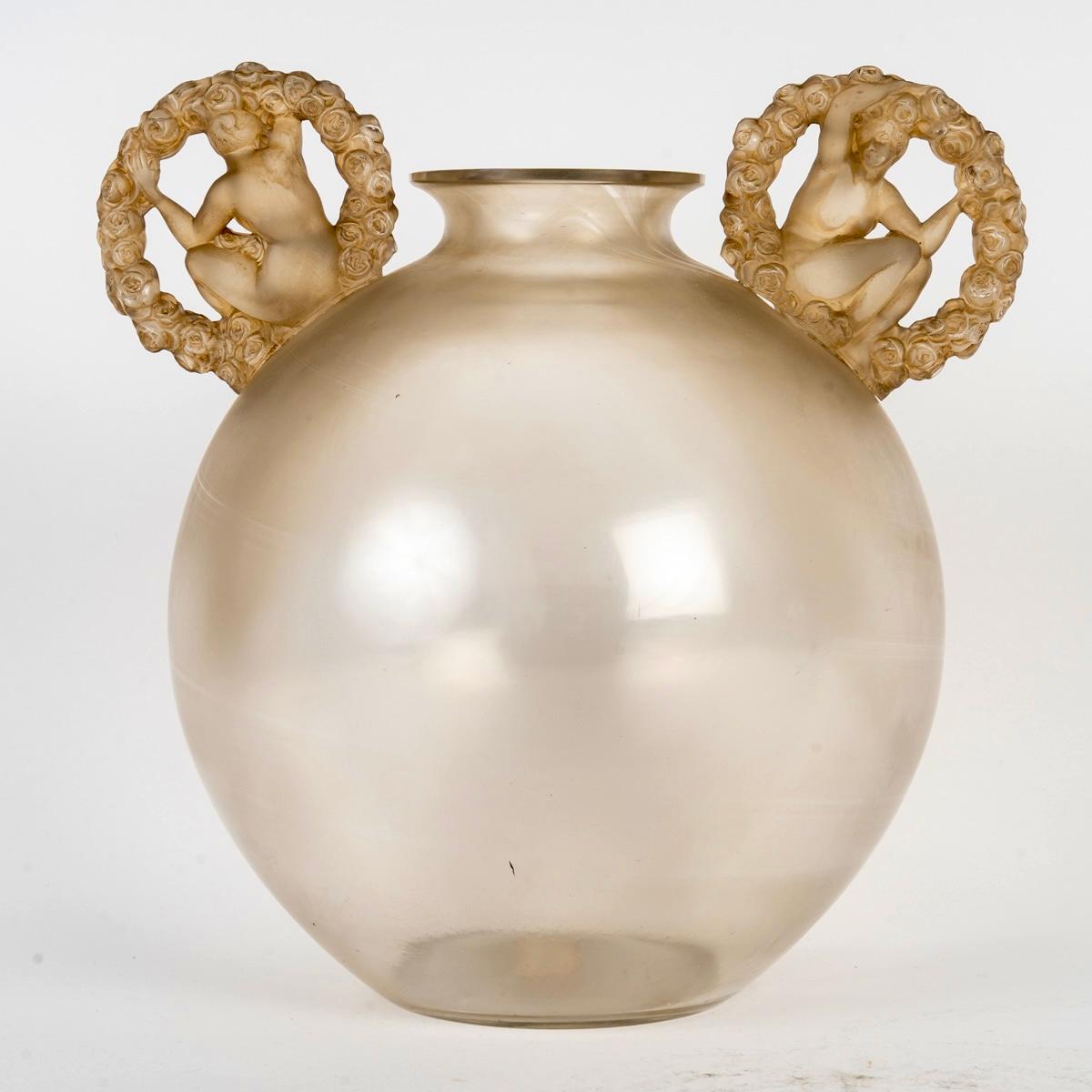 Art Déco 1926 René Lalique Vaso in vetro di Ronsard con patina seppia in vendita