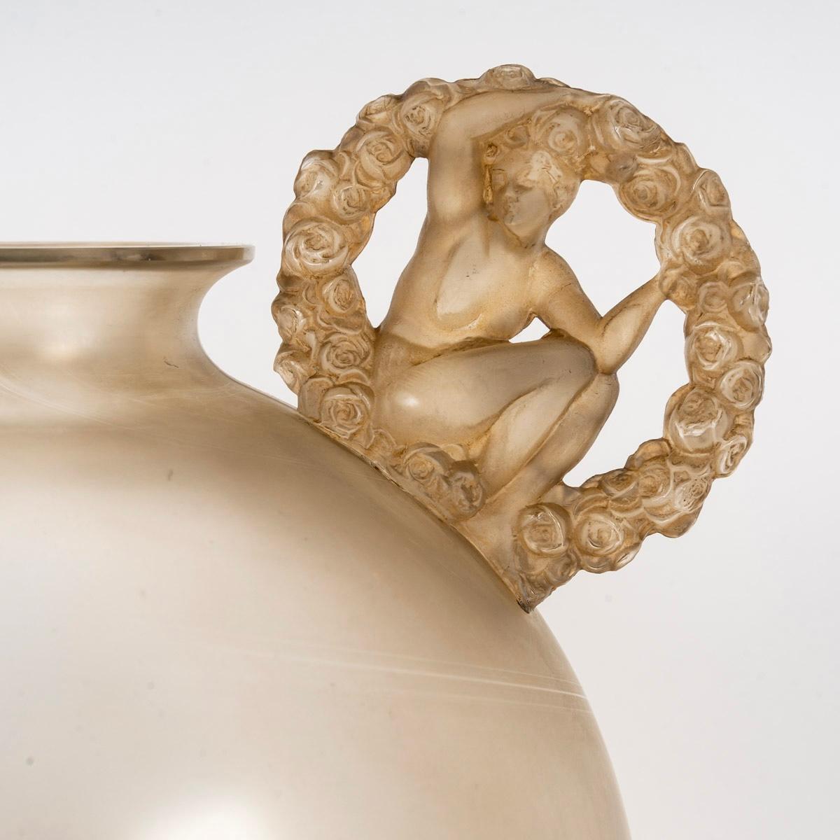 Inizio XX secolo 1926 René Lalique Vaso in vetro di Ronsard con patina seppia in vendita