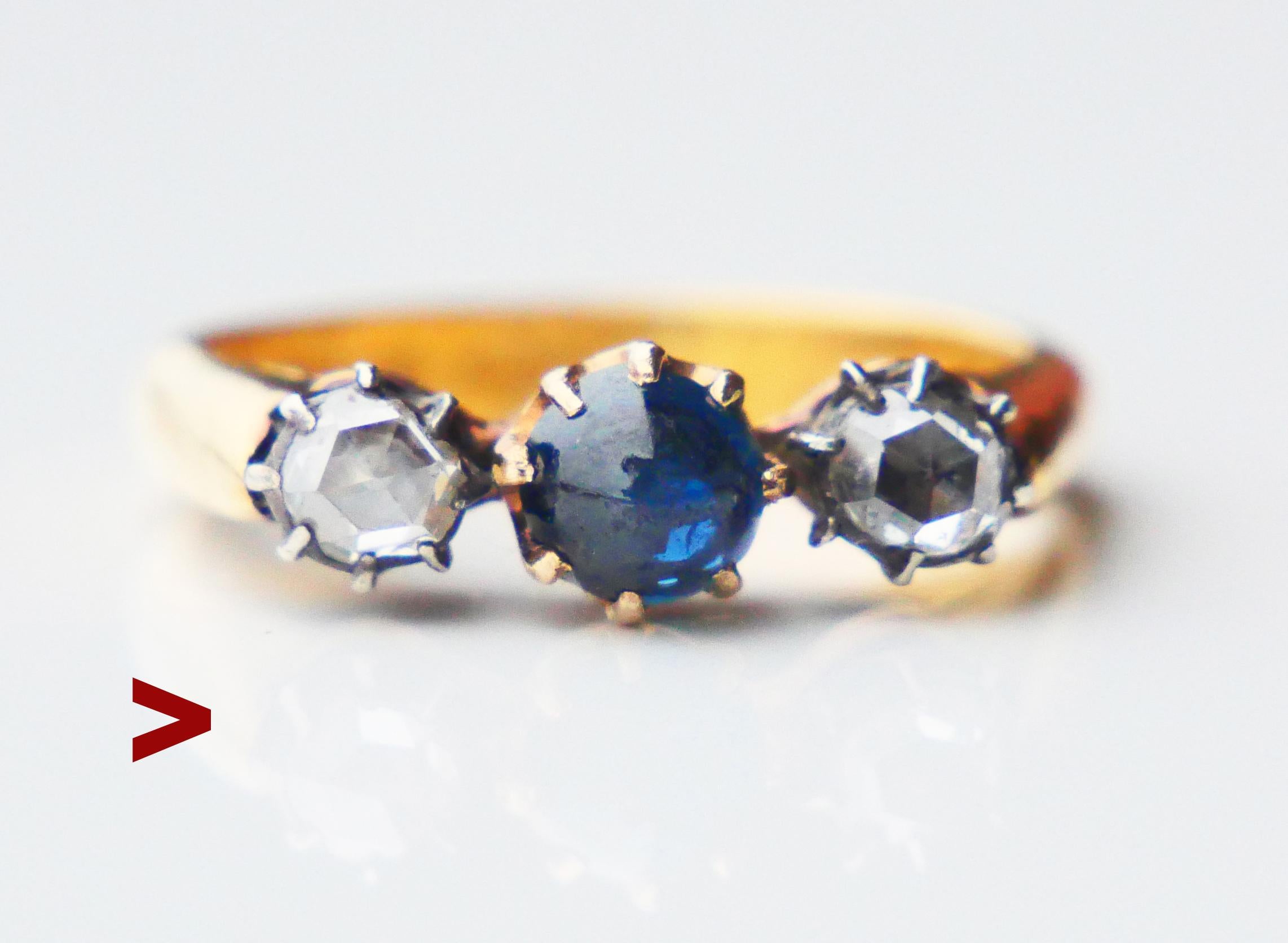 Art - Deco period Three - stone Ring, hand-made ca. 1920s.
Band in solid 23k Gold with crown in 18K Gold set with claw set natural Sapphire stone cut cabochon Ø 4.75 mm x 3.25 mm / ca. 0.8 ct , color is Blue of medium intensity with tint of