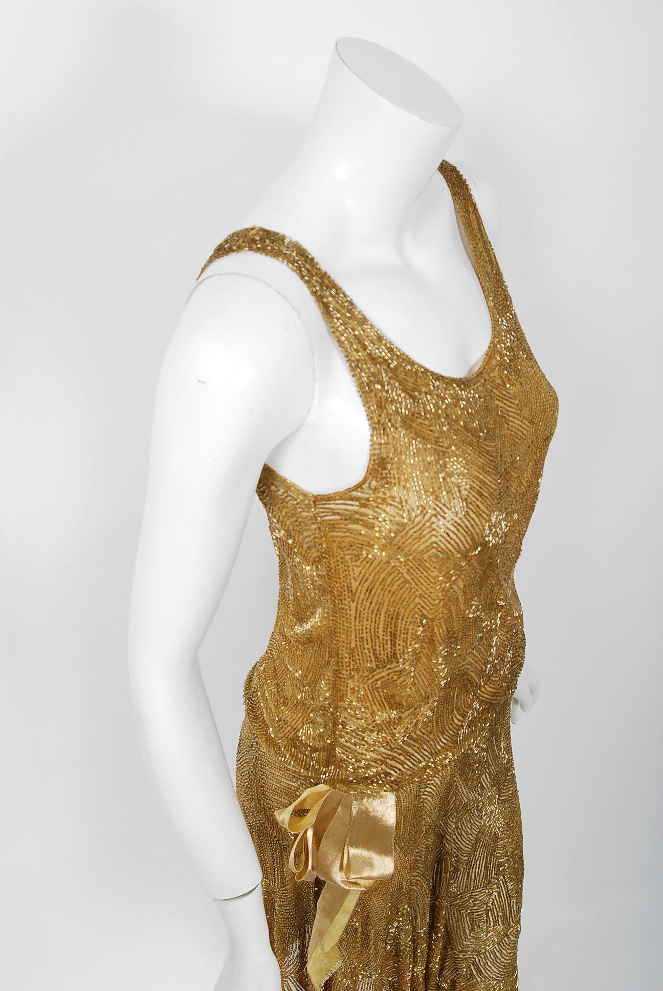 1926 Yvonne Paris Couture Gold Beaded Cotton-Net Asymmetric Deco Flapper Dress im Zustand „Gut“ in Beverly Hills, CA