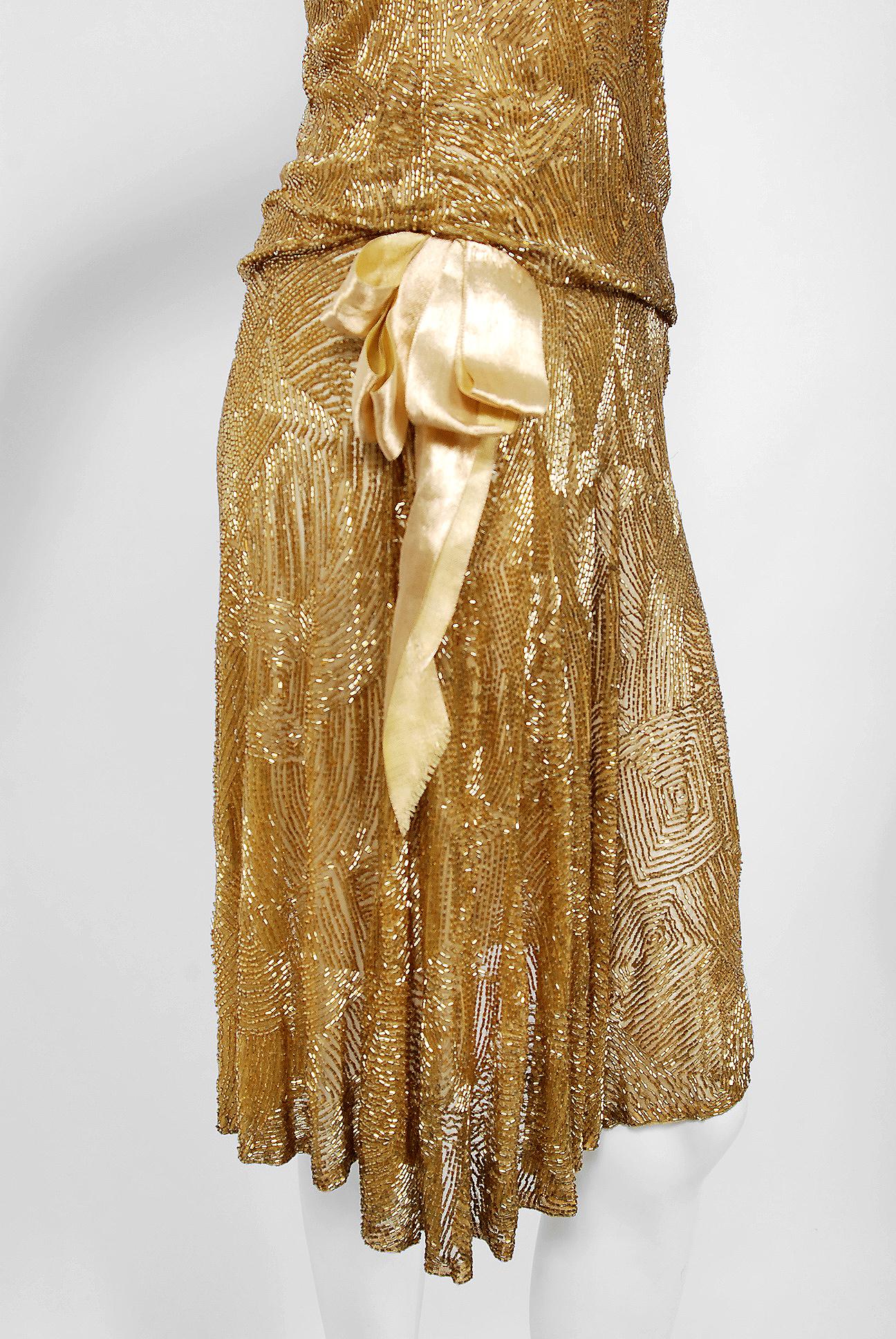 1926 Yvonne Paris Couture Gold Beaded Cotton-Net Asymmetric Deco Flapper Dress Damen