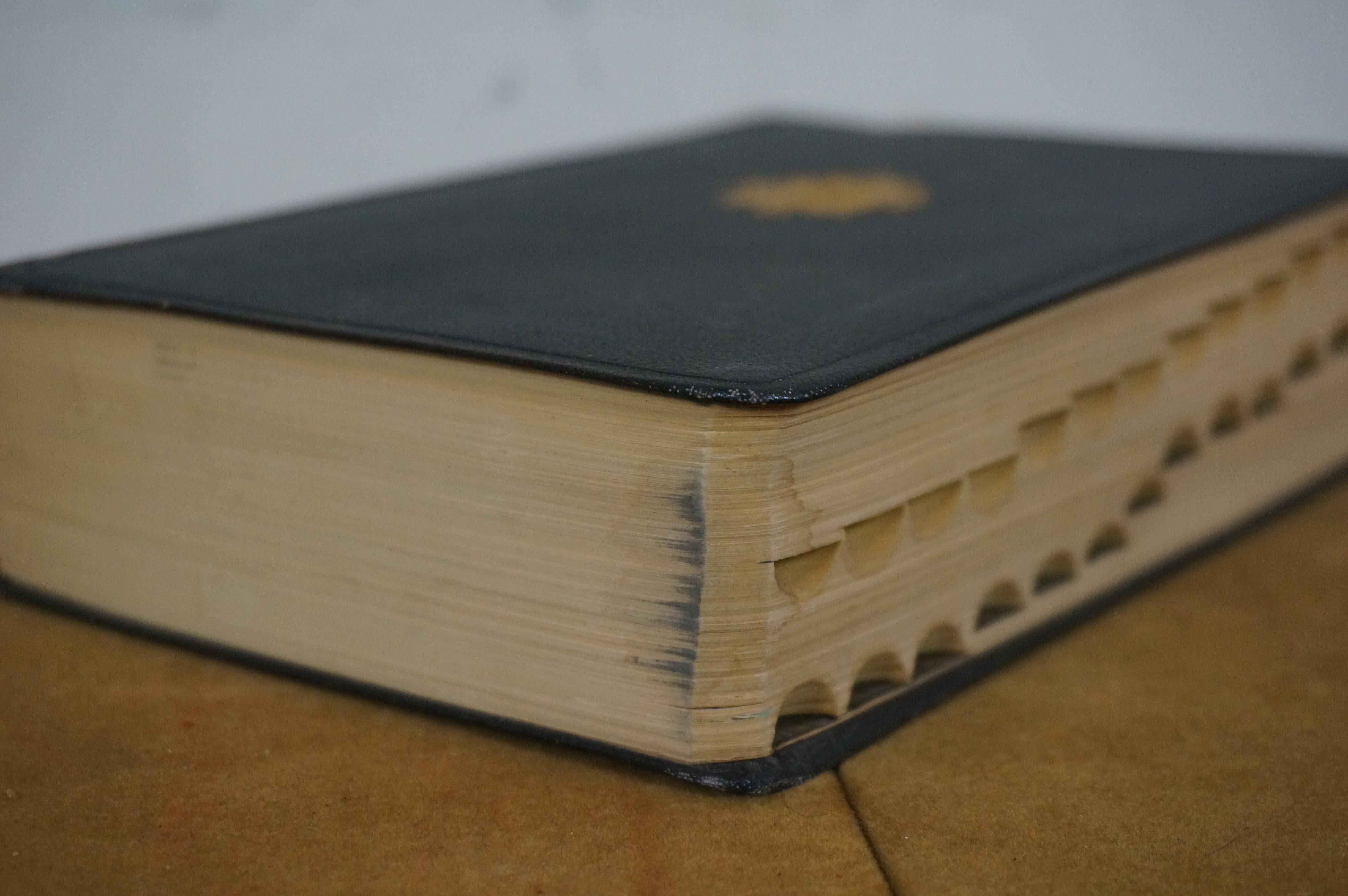 1927 Dictionary of Modern English Usage H.W. Fowler  Oxford Antique Leather Book For Sale 1