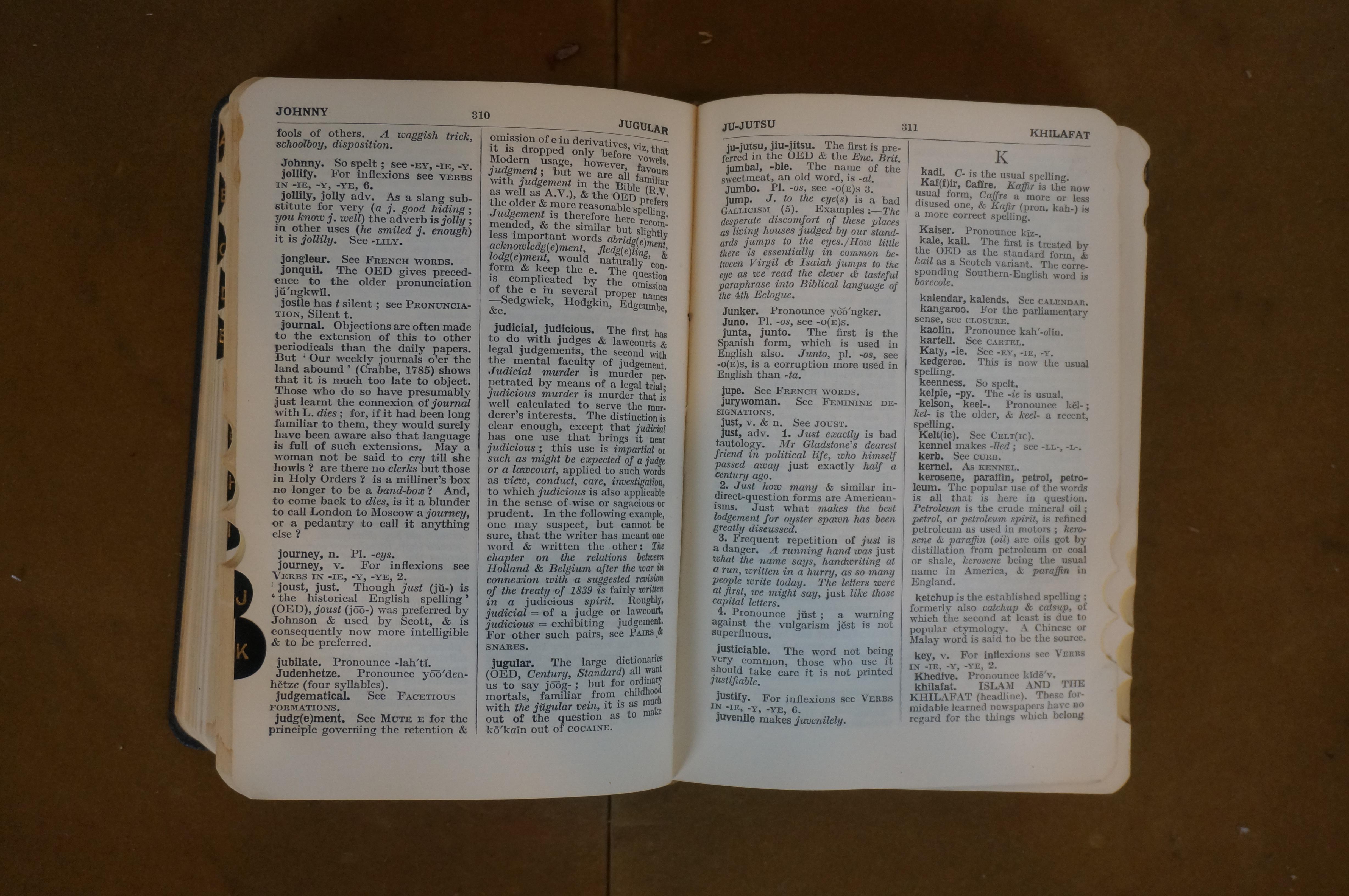 1927 Dictionary of Modern English Usage H.W. Fowler  Oxford Antique Leather Book For Sale 4