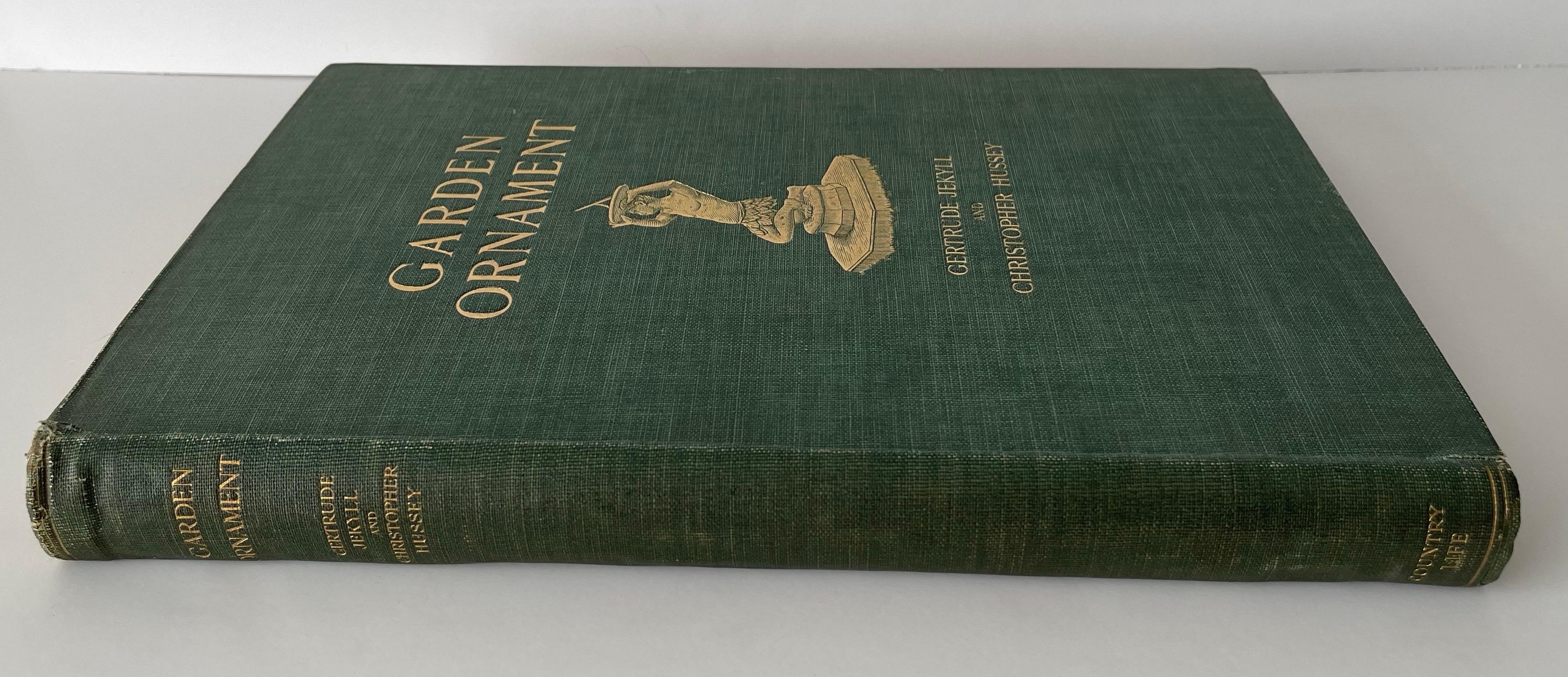 Britannico 1927 Ornamento da giardino di Gertrude Jekyll e Christopher Hussey Libro in vendita